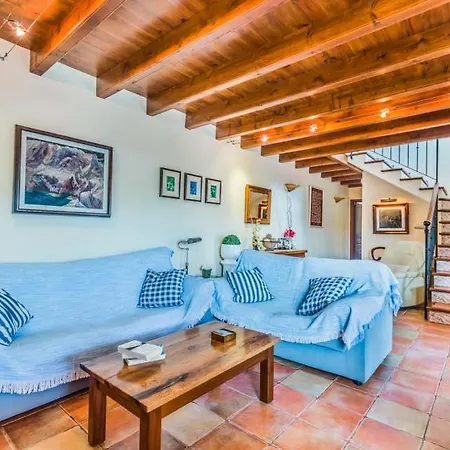 Sleeps 10 Pool Air Con Wifi